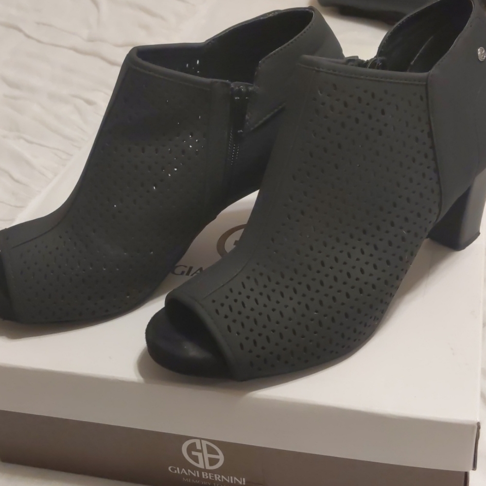 Black Open Toe Ankle Booties - Picture 3 of 3